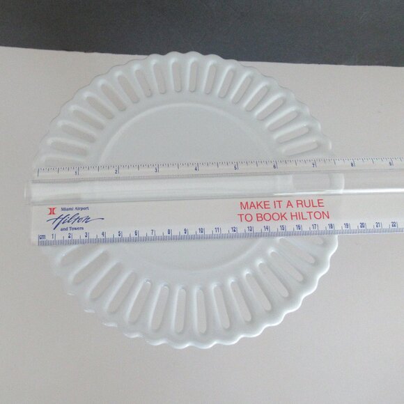 Reticulated Ceramic White 7.5" Diameter Pedestal Cake Stand in White Porcelain - Picture 6 of 9